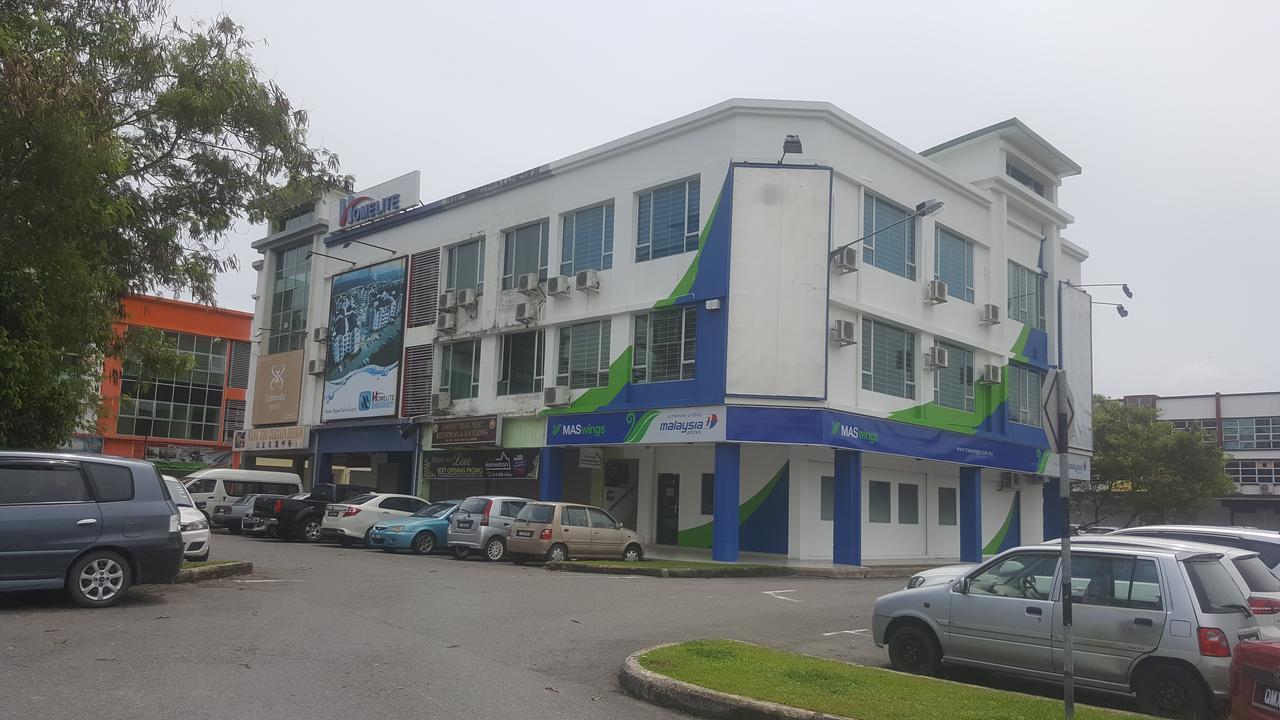 Tabun Homestay Miri Buitenkant foto