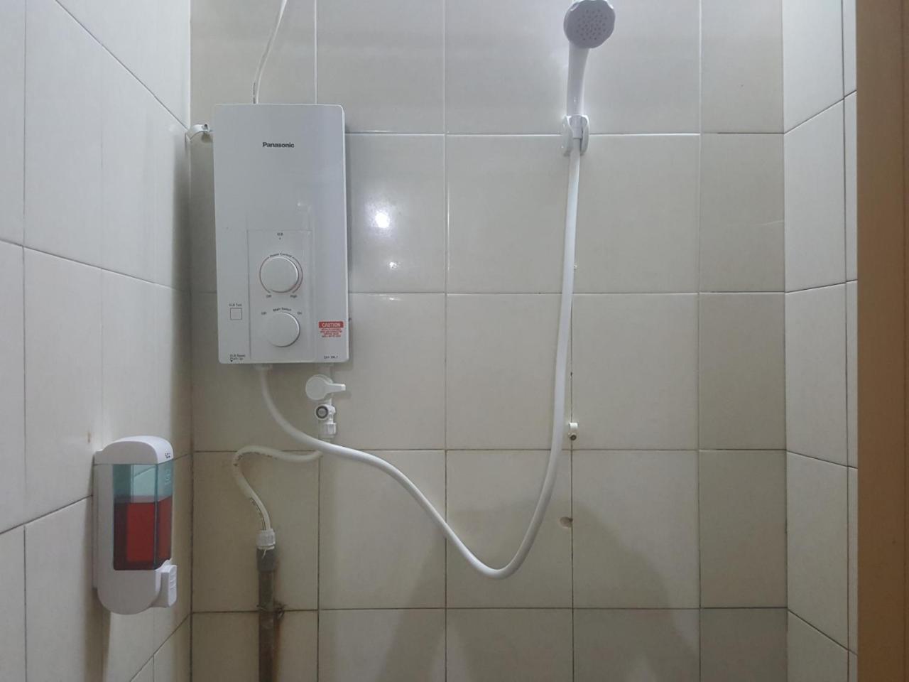 Tabun Homestay Miri Buitenkant foto